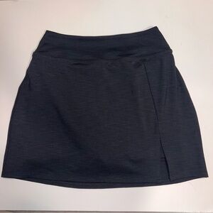 Beyond Yoga Black Skort, size Small